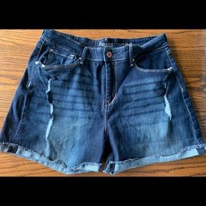 ⚡️Shorts Levi Denim High Rise Distressed Size 16⚡️